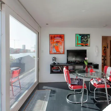 보트호텔 Modern Houseboat In With Terrace *